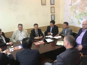 金星機床與梁贊機床廠就在俄羅斯組建機床廠簽署合作協議