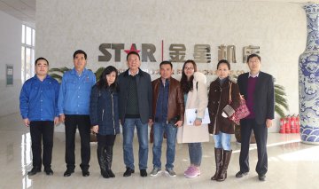 越南客戶來訪金星機床考察數控車床產品